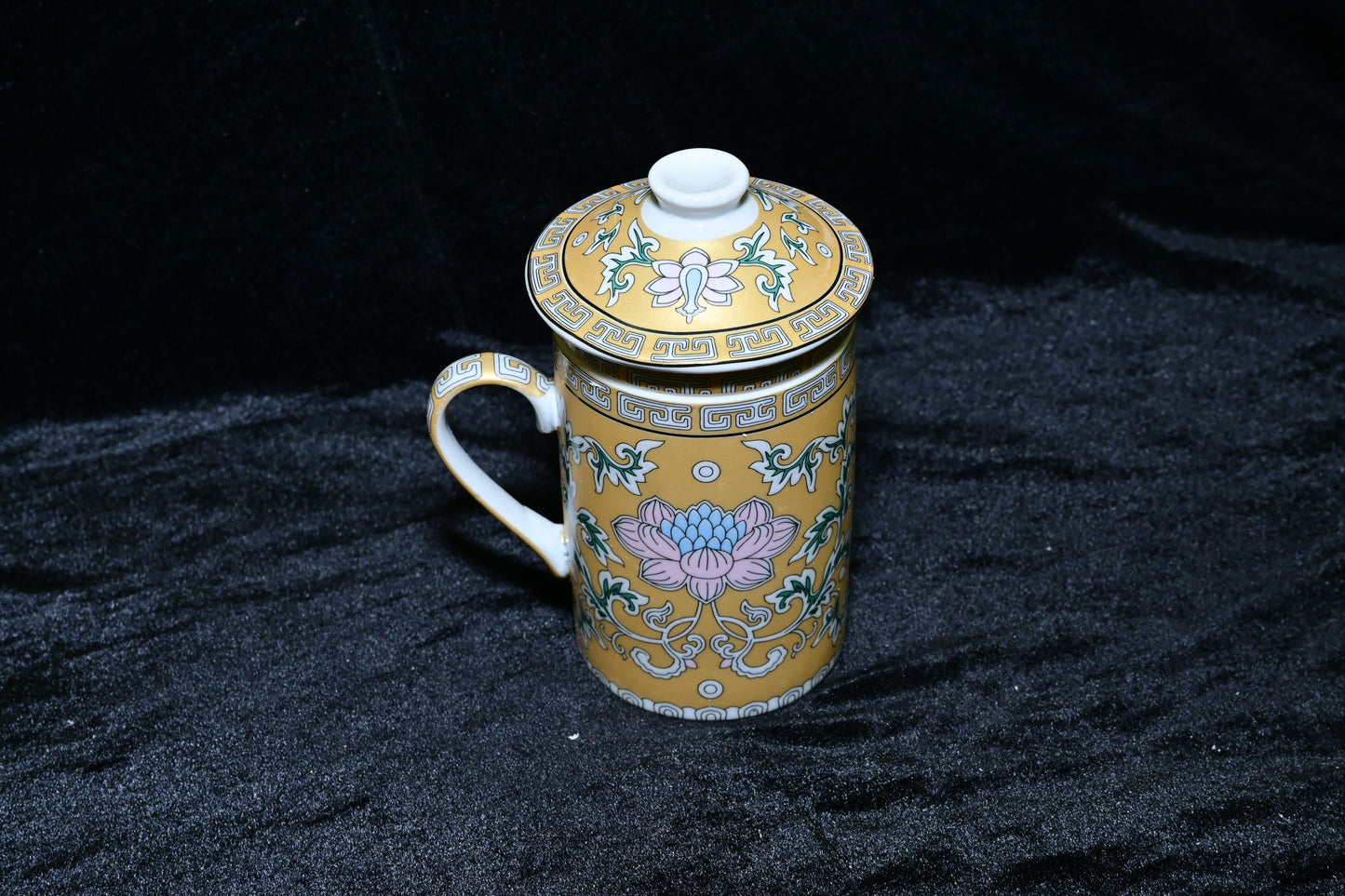 Traditional Tibetan Style Ceramic Tea Mug with Lid and Infuser