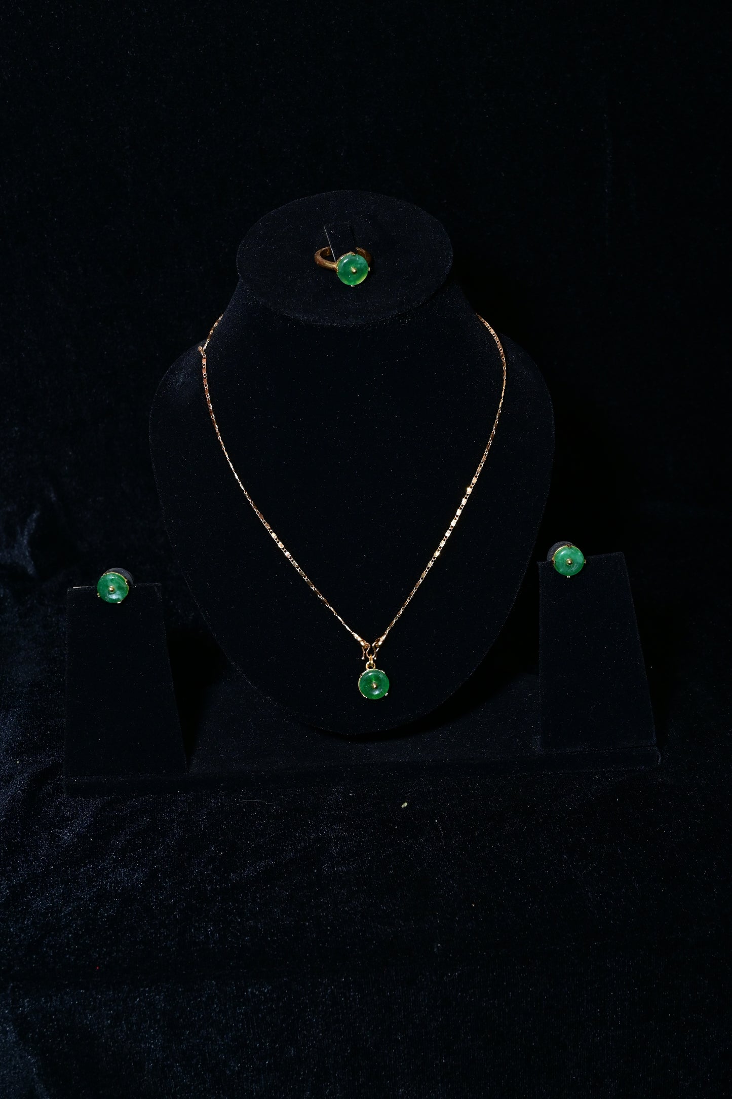 Green Jade Pendant Jewelry Set