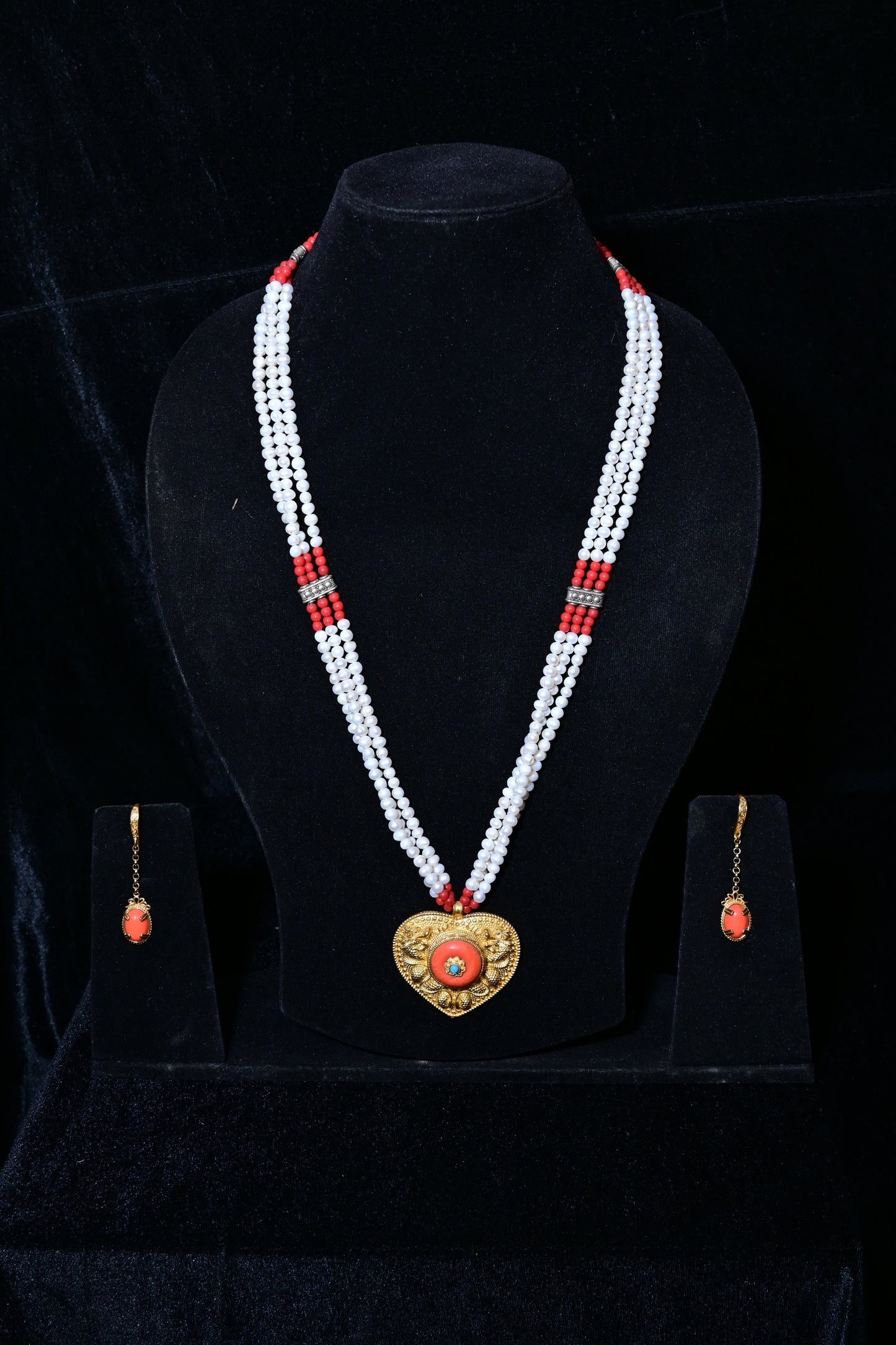 Traditional Tibetan White Pearl Necklace Set with Heart Pendant